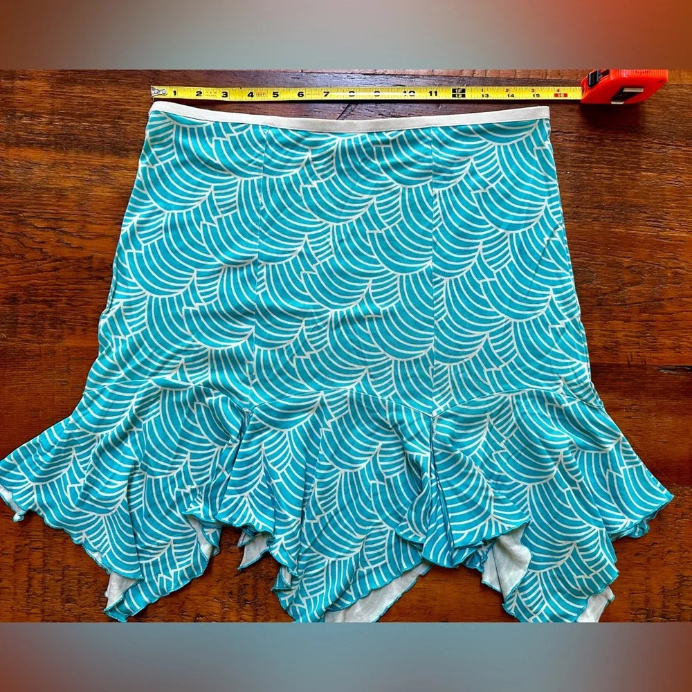 Diane Von Furstenberg Silk Jersey Turquoise skirt, size 8